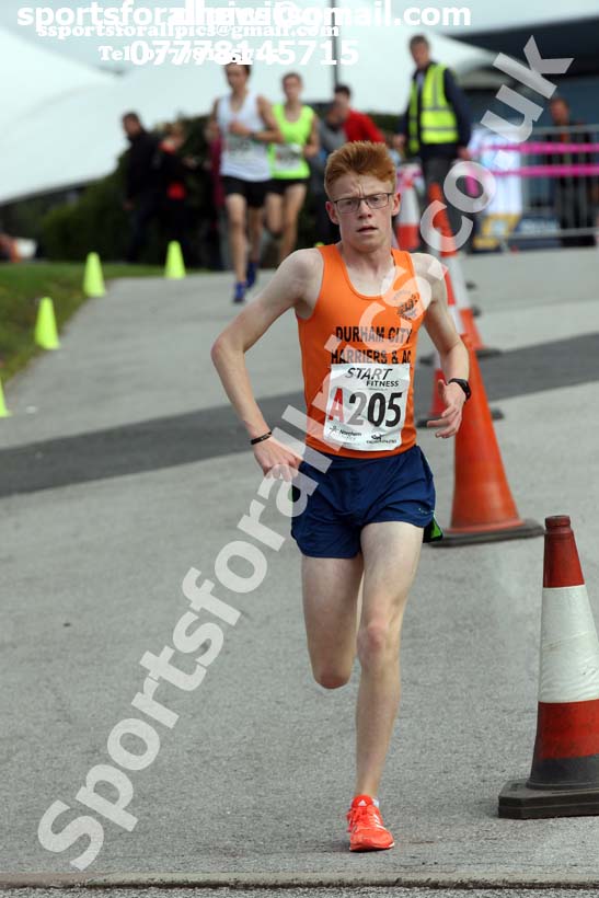 Boys under-15s 3 stage relay, Northern Senior 6 and 4 and Junior Stage Road Relays, SportsCity, Manchester. Photo:  David T. Hewitson/Sports for All Pics